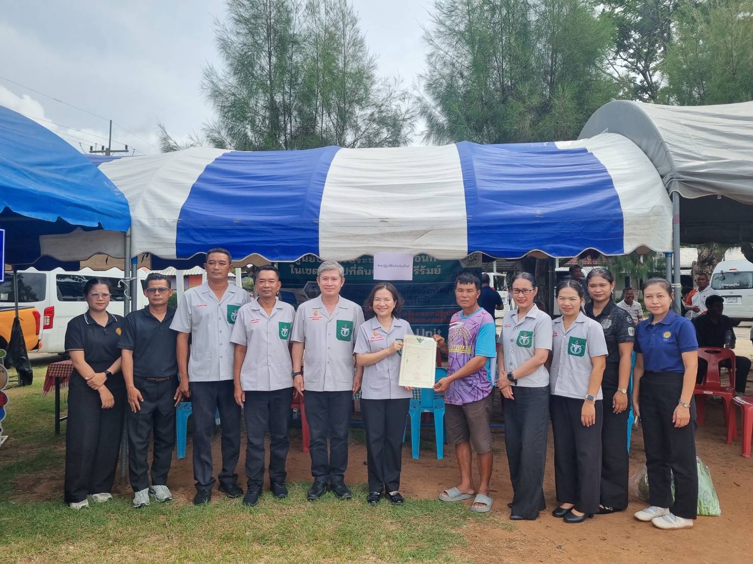 title - วันพุธที่ 1 กรกฎาคม 2569 นายประเสริฐ กาญจนเกียรติกุล ปฏิรูปที่ดินจังหวัดบุรีรัมย์ มอบหมายให้นางนวลละออง ชูมาตย์ ผอ.กลุ่มยุทธศาสตร์ฯ พร้อมด้วย เจ้าหน้าที่ ส.ป.ก.บุรีรัมย์ ร่วมออกหน่วยแพทย์เคลื่อนที่ (พอ.สว.) และโครงการ 